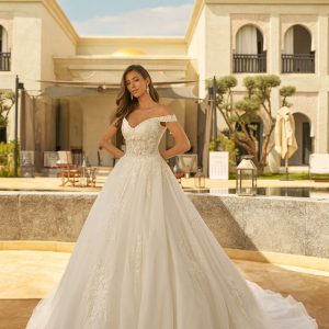 Robe de mariée princesse Blanche en tulle scintillant, épaules dénudées