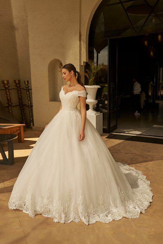 Robe de mariée princesse Zoé en tulle brillant grand volume