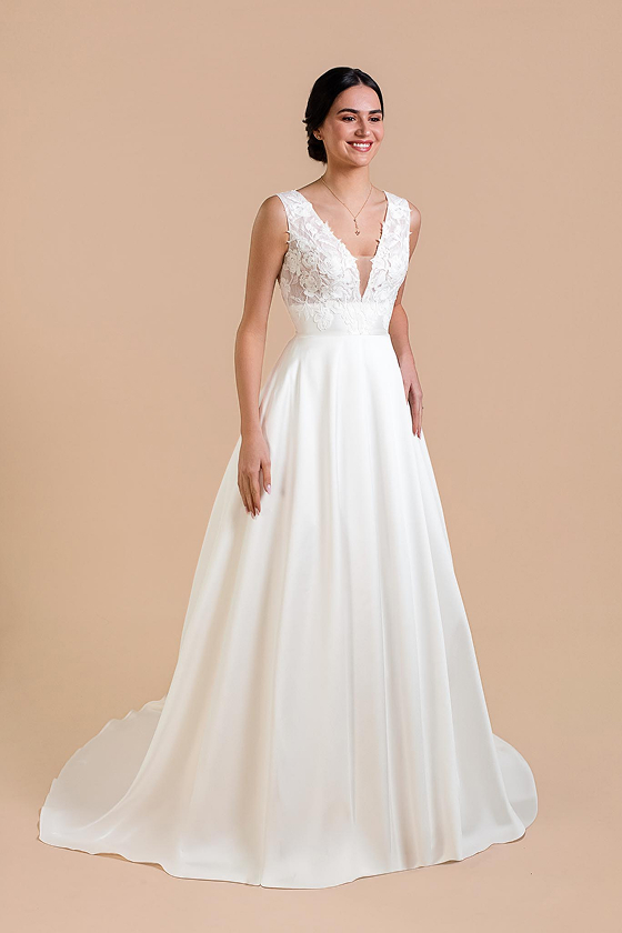 Robe de mariée Irrésistible d'Eglantine, silhouette trapèze en mikado et décolleté en V