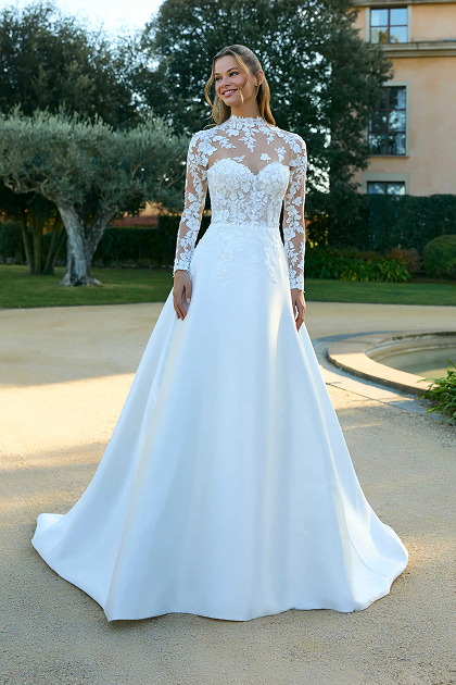 Robe de mariée Ondice de White One, veste amovible en dentelle à col haut