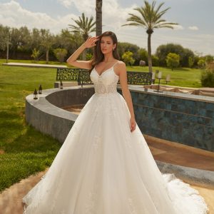 Robe de mariée Victoire, Maison Gabrielle, vue de face bustier perlé bretelles fines